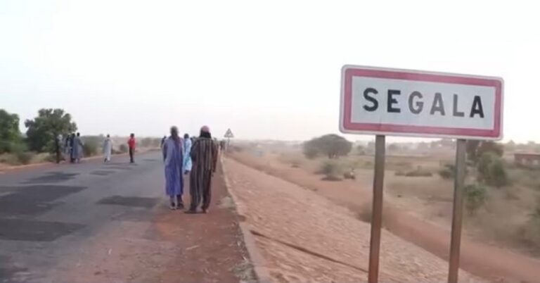 image_870x_68c7d712039b1