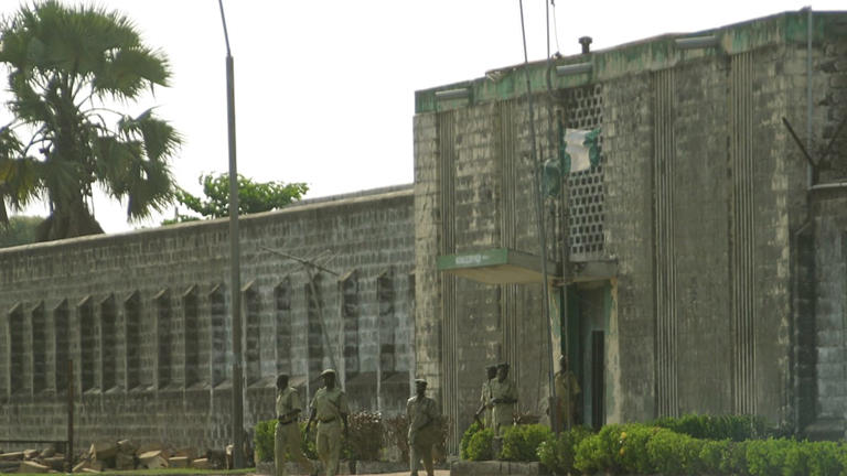 AA2gbwVS